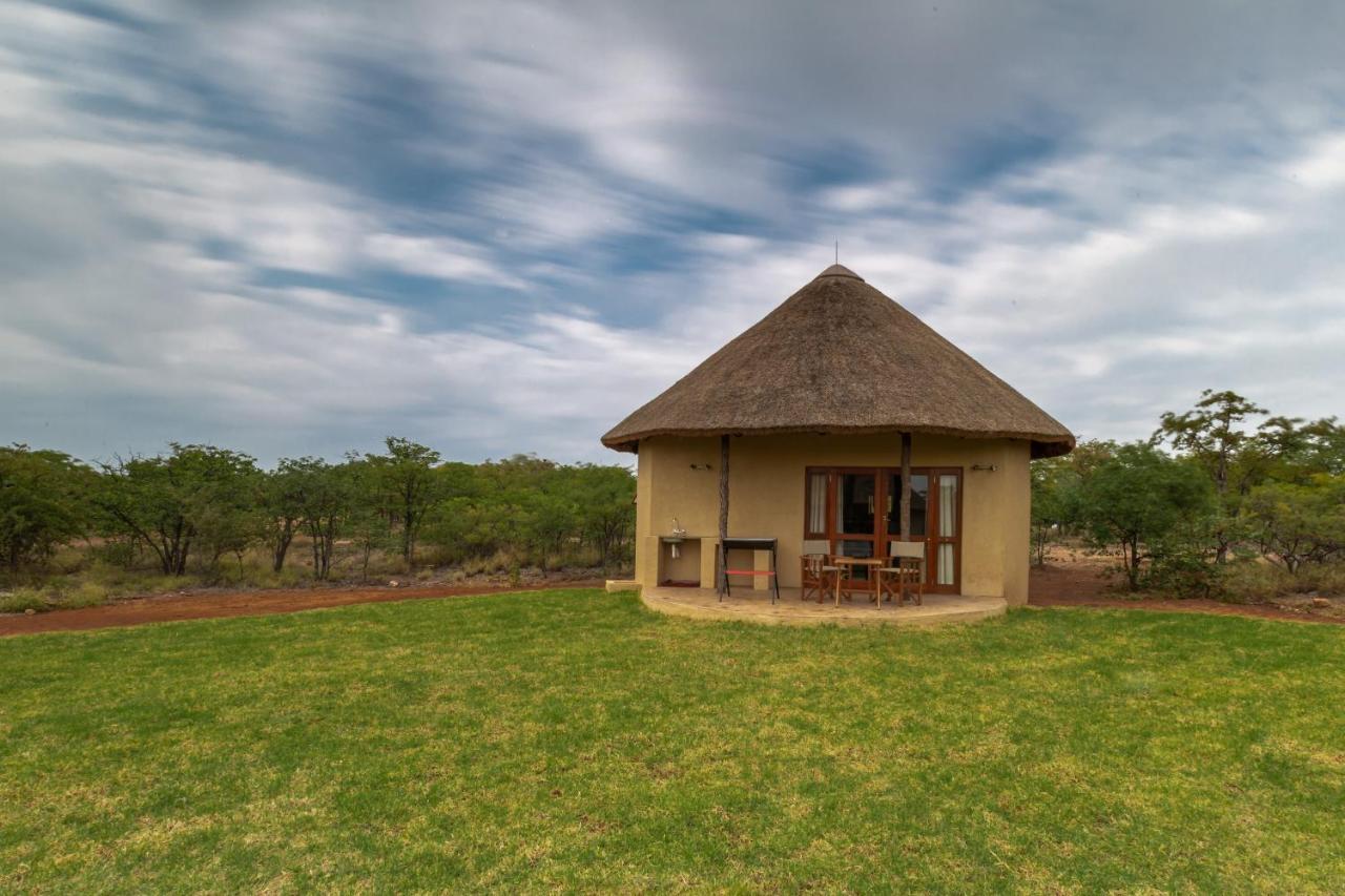 Mopane Bush Lodge *