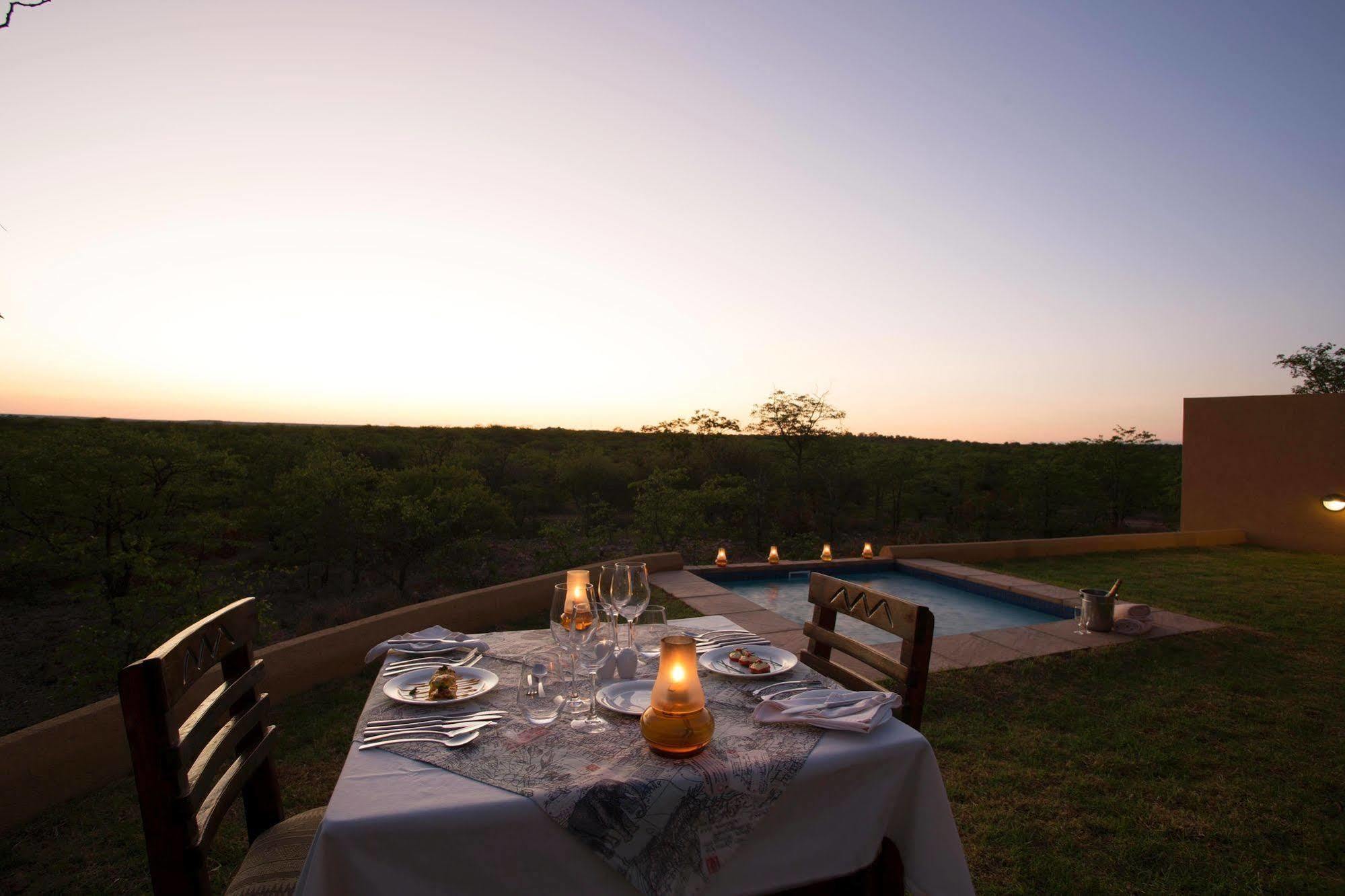 Mopane Bush Lodge *