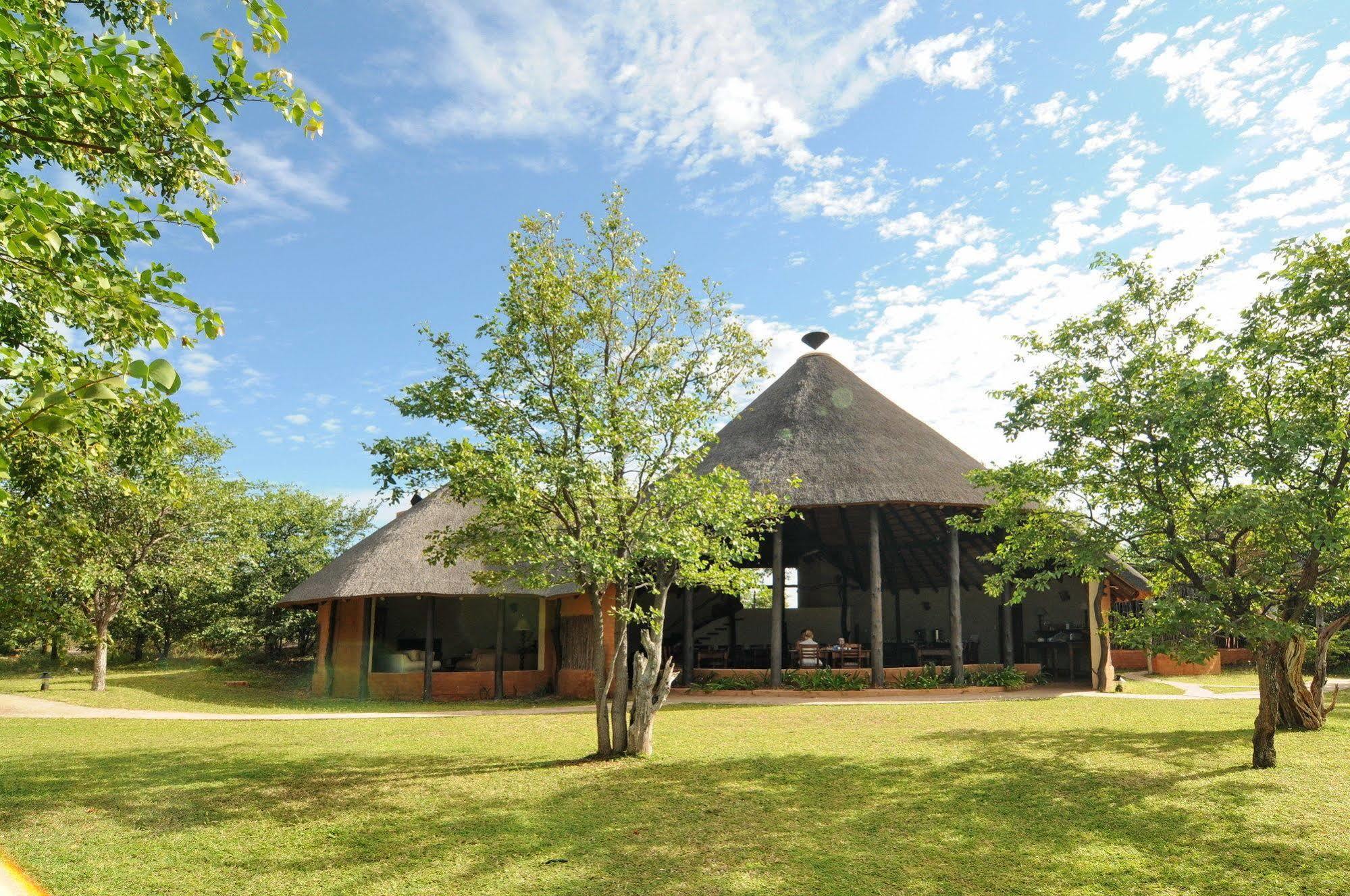 Lodge Mopane Bush *